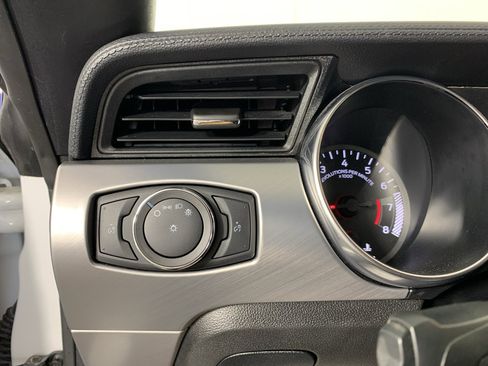 Used 2022 Ford Mustang Premium RWD image 18
