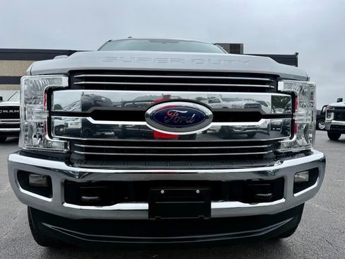 Used 2017 Ford F250 Lariat w/ Lariat Value Package AWD/4WD image 4