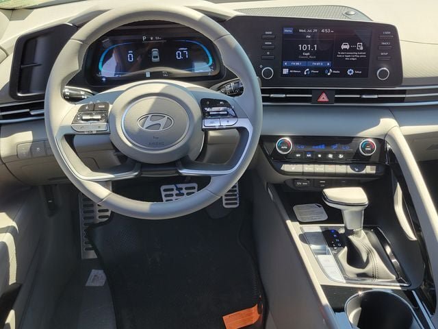 New 2026 Hyundai Elantra SEL Sport Premium FWD image 6