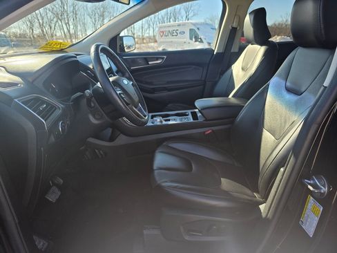 Used 2022 Ford Edge Titanium w/ Equipment Group 301A AWD/4WD image 26