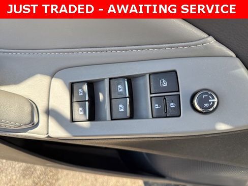 Used 2021 Toyota Avalon XLE image 11