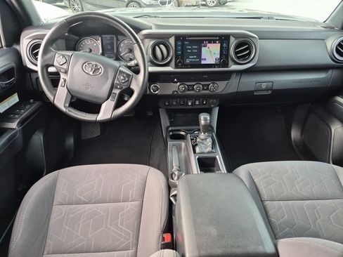 Used 2019 Toyota Tacoma TRD Off-Road w/ Technology Package RWD image 18