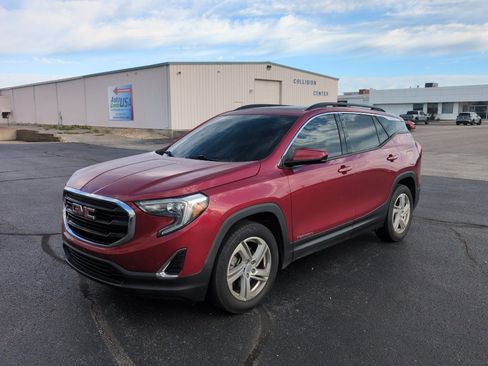 Used 2018 GMC Terrain SLE w/ Driver Convenience Package AWD/4WD image 1