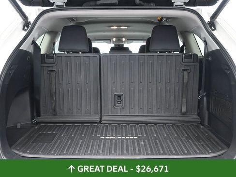 Used 2023 Toyota Highlander LE image 34