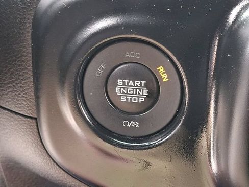 Used 2021 Jeep Gladiator Sport AWD/4WD image 31