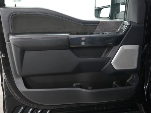 Used 2025 Ford F350 Platinum AWD/4WD image 23
