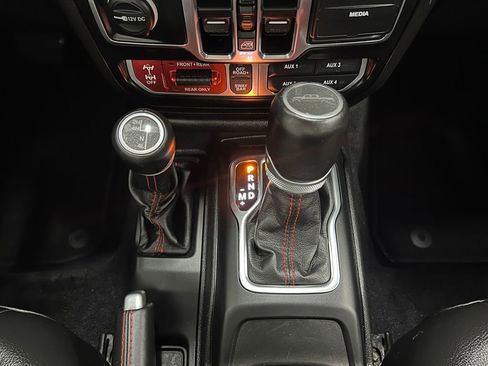 Used 2021 Jeep Gladiator Rubicon image 15