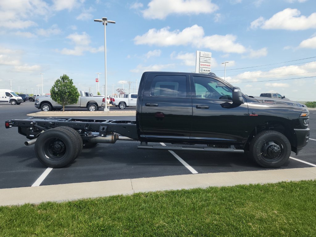 New 2026 RAM 3500 Tradesman AWD/4WD image 9