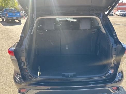 Used 2022 Toyota Highlander Limited AWD/4WD image 25