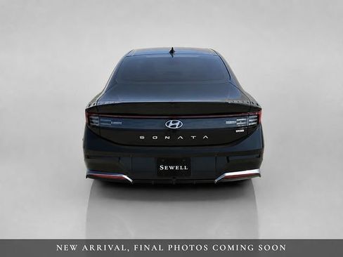 Used 2025 Hyundai Sonata Limited FWD image 5