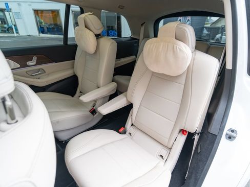 Used 2023 Mercedes-Benz GLS 450 4MATIC image 30