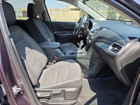 Used 2018 Chevrolet Equinox LT w/ Sun & Infotainment Package AWD/4WD image 23