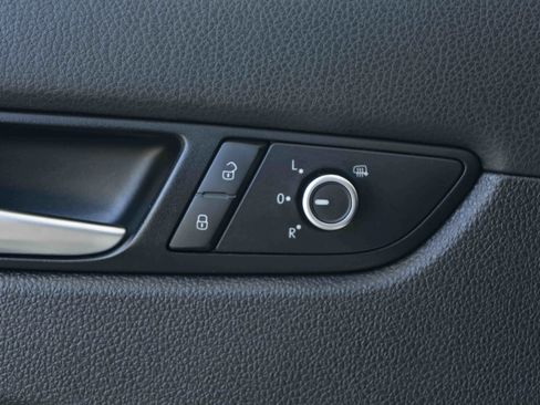 Used 2013 Volkswagen Passat 2.5 SE FWD image 36