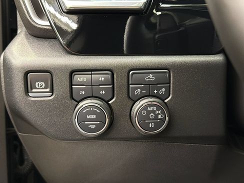 Used 2025 Chevrolet Silverado 1500 LT Trail Boss w/ Convenience Package II AWD/4WD image 23