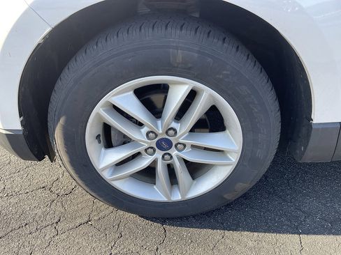 Used 2018 Ford Edge SEL w/ Equipment Group 201A image 7