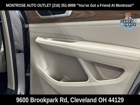 Used 2024 Volkswagen Atlas SE w/ Panoramic Sunroof Package AWD/4WD image 45