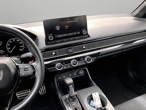 Used 2025 Honda Civic Sport image 6