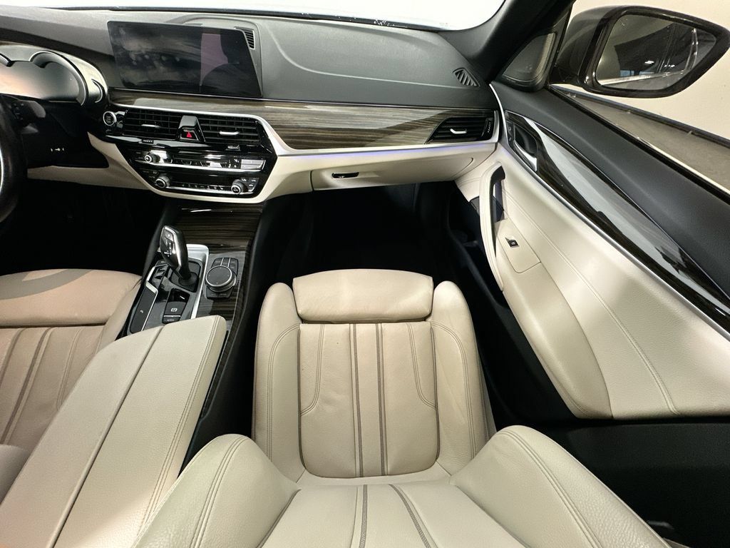 Used 2017 BMW 530i w/ Premium Package RWD image 11