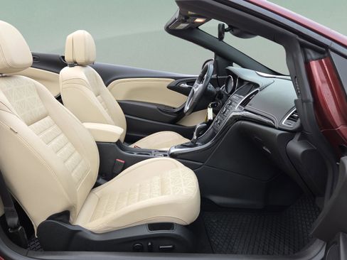 Used 2018 Buick Cascada Premium image 16