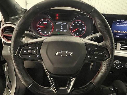 Used 2024 Chevrolet Trax RS FWD image 29