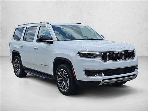 Used 2024 Jeep Wagoneer Series II w/ Flexible Seating Group RWD image 3