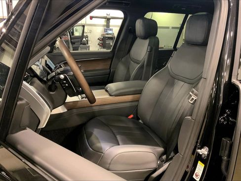 New 2026 Land Rover Range Rover SE image 9