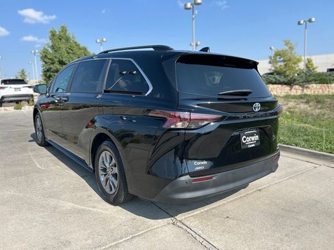 Used 2023 Toyota Sienna XLE w/ XLE Plus Package AWD/4WD image 5