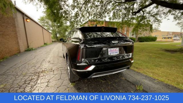 Used 2025 Cadillac Optiq Luxury 2 AWD/4WD image 7