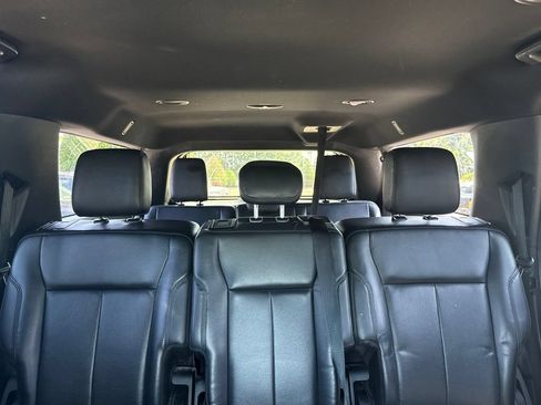 Used 2019 Ford Expedition Max XLT w/ Equipment Group 202A AWD/4WD image 13