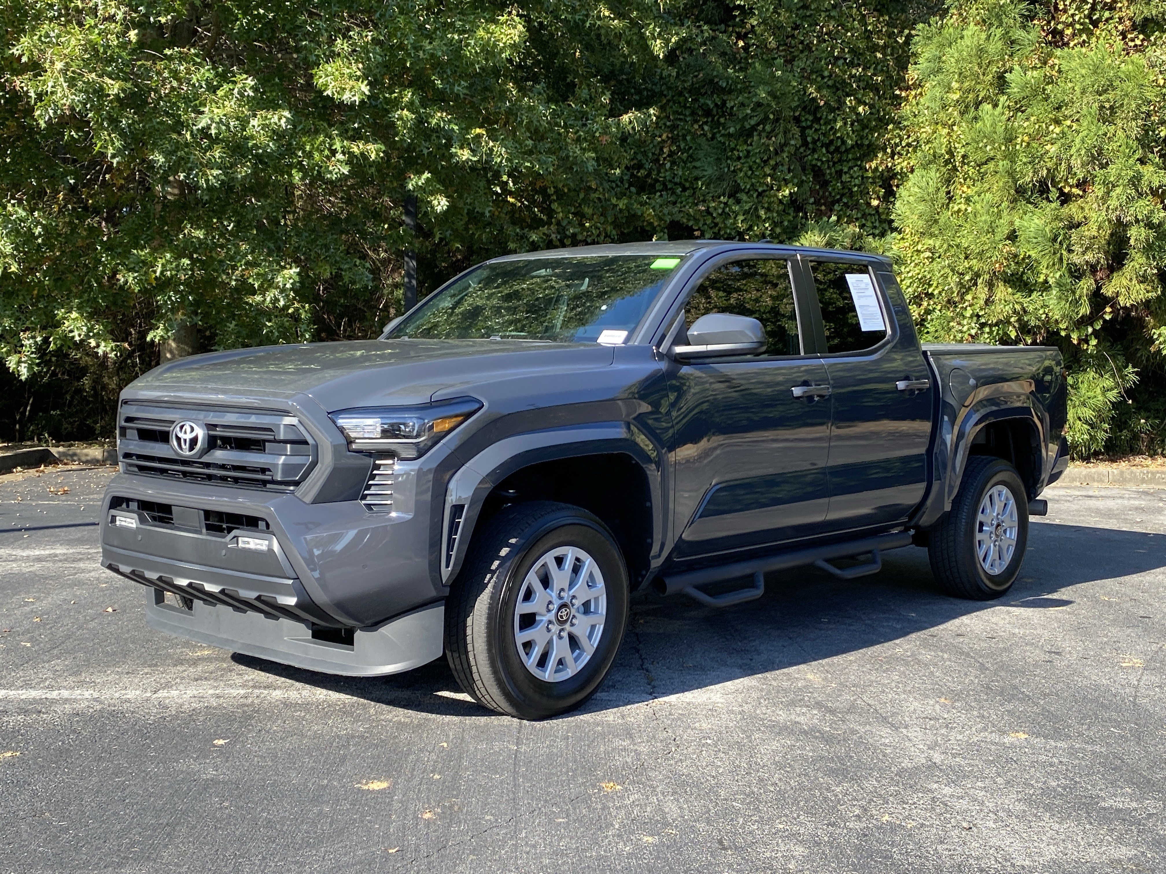 Used 2024 Toyota Tacoma SR5 w/ SR5 Upgrade Package AWD/4WD image 5