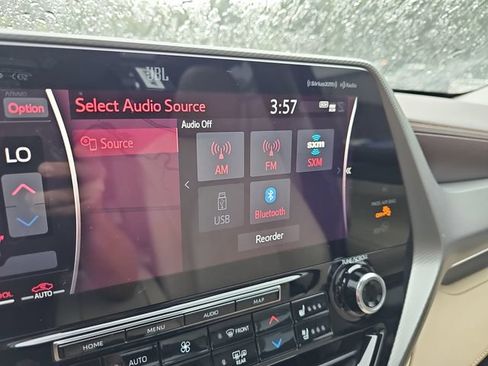 Used 2021 Toyota Highlander Platinum FWD image 29
