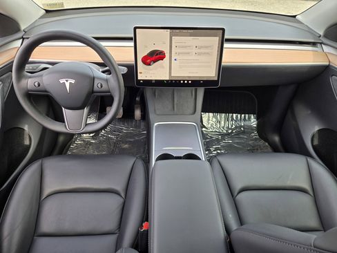 Used 2024 Tesla Model Y Long Range AWD/4WD image 14