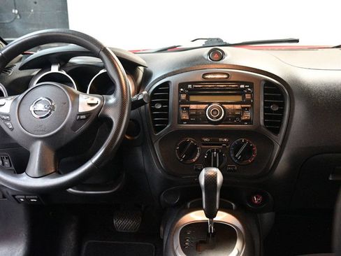 Used 2014 Nissan Juke S FWD image 5