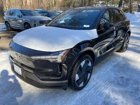 New 2026 Volvo EX30 Plus w/ Climate Package image 3