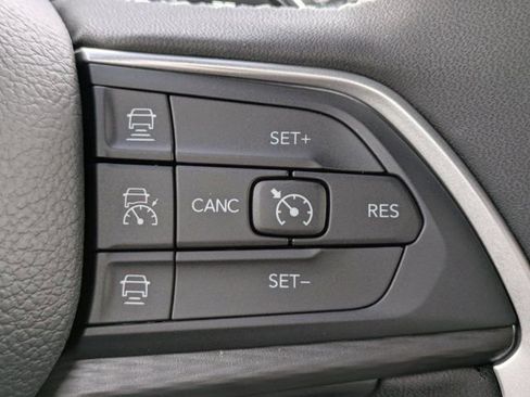 New 2025 Jeep Grand Cherokee L Altitude image 23