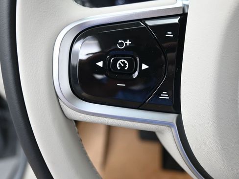 New 2026 Volvo XC90 B6 Ultra image 17
