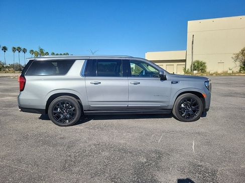 Used 2023 GMC Yukon XL Denali w/ Denali Reserve Package image 4
