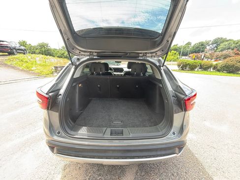 Used 2025 Chevrolet Trax LT FWD image 29