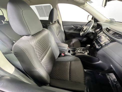 Used 2019 Nissan Rogue SV image 26
