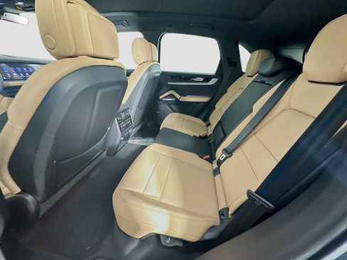 Certified 2026 Porsche Cayenne AWD/4WD image 23