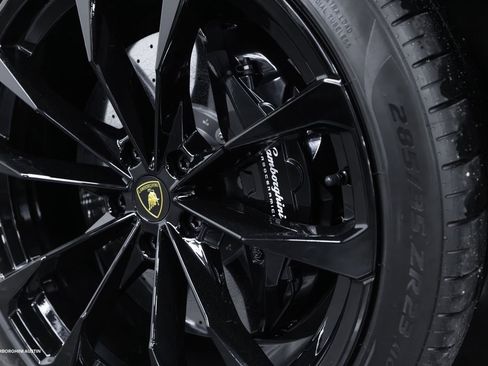 Used 2023 Lamborghini Urus S image 7