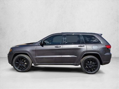 Used 2019 Jeep Grand Cherokee Altitude image 8