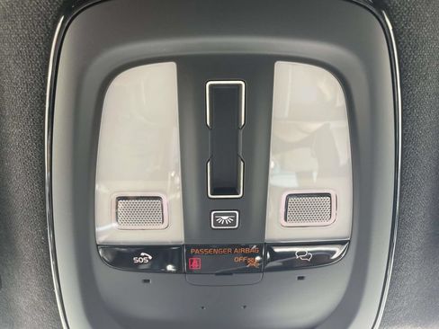 Used 2023 Volvo XC40 Recharge Ultimate AWD/4WD image 22