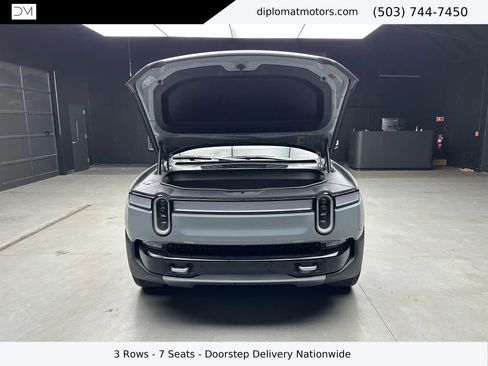 Used 2023 Rivian R1S Adventure image 45