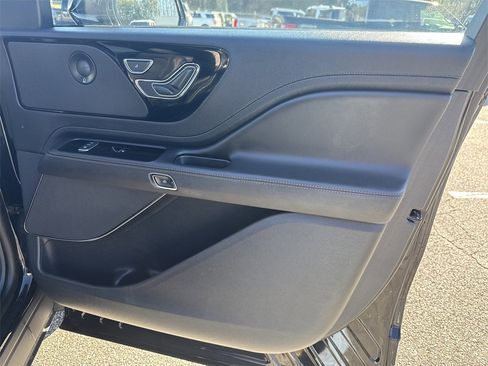 Used 2025 Lincoln Aviator Reserve w/ Illumination Package image 15
