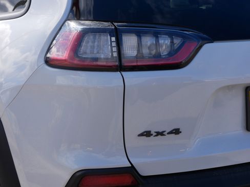 Used 2022 Jeep Cherokee Trailhawk w/ Premium Leather Package AWD/4WD image 17