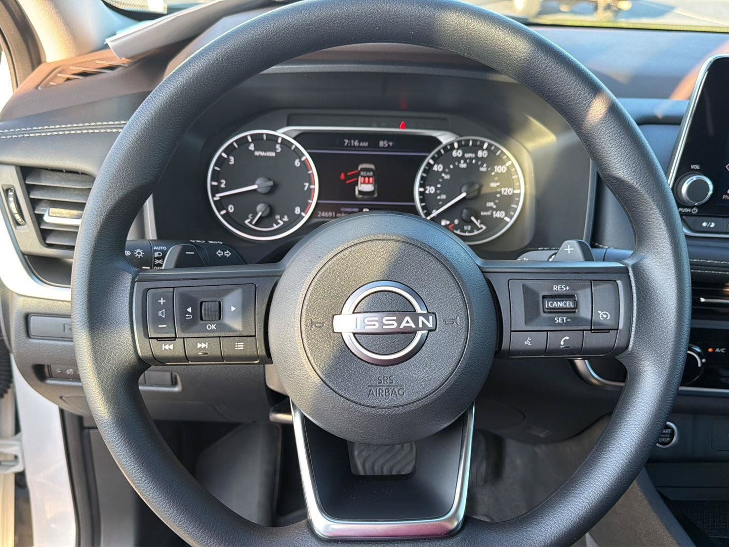 Used 2023 Nissan Rogue S FWD image 19