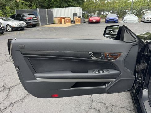 Used 2011 Mercedes-Benz E 550 Cabriolet image 19