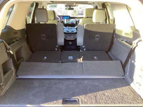 New 2025 Ford Expedition Active image 12