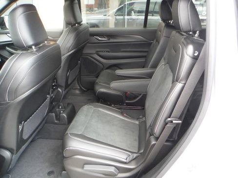 New 2025 Jeep Grand Cherokee L Altitude AWD/4WD image 35